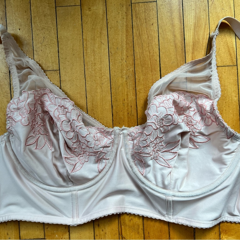 Torrid Peach and Embroidered Floral Bra Size 1